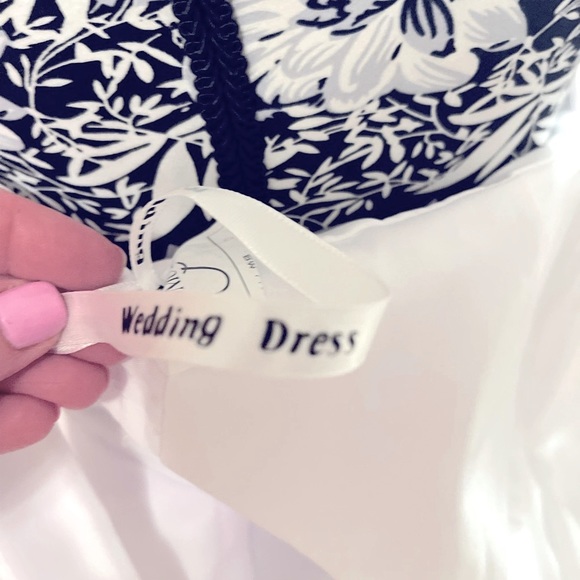 ❌SOLD❌ White chiffon wedding dress women’s size 6 Excellent condition  Like new - Picture 8 of 8